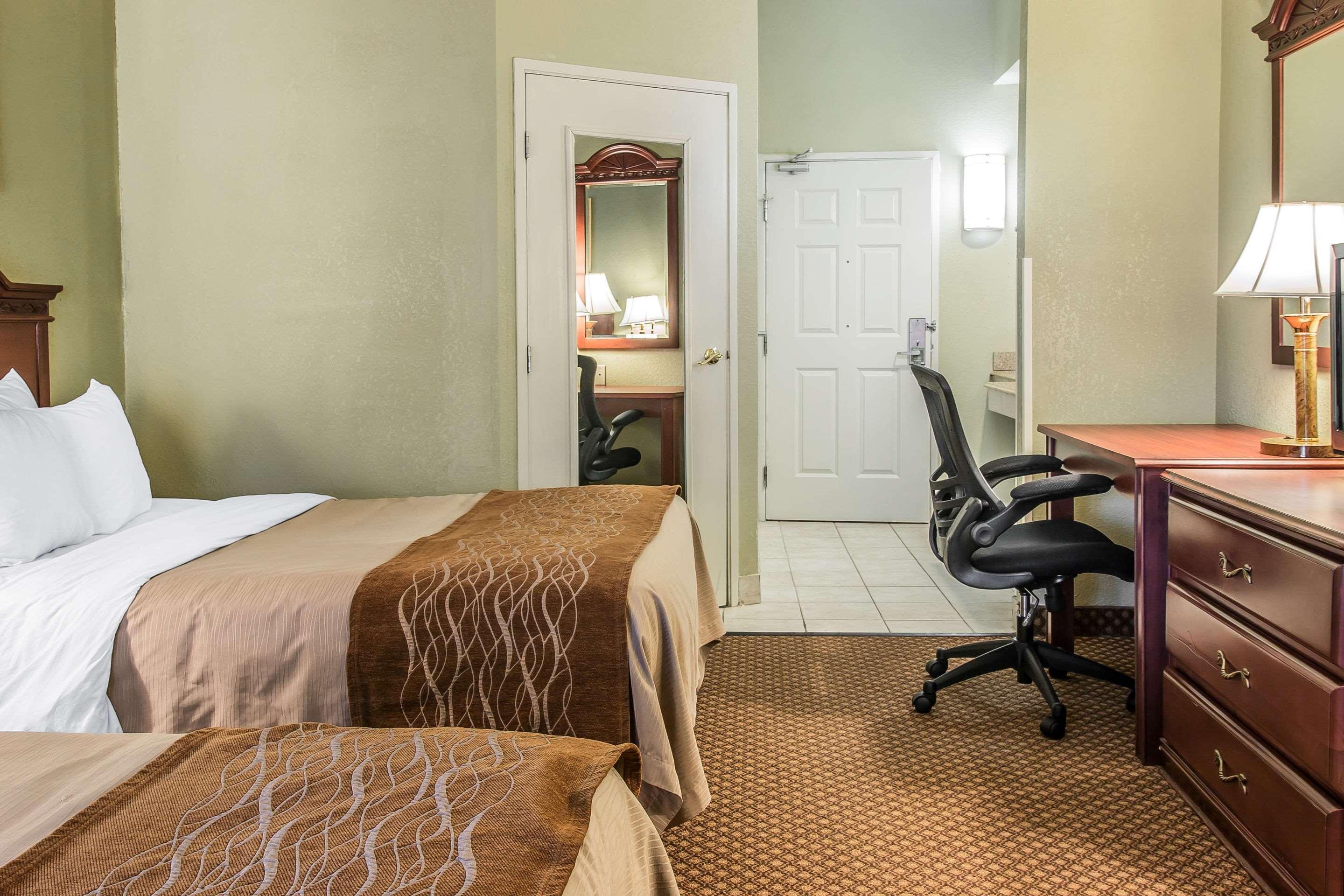 Quality Inn & Suites Ann Arbor Hwy 23 מראה חיצוני תמונה