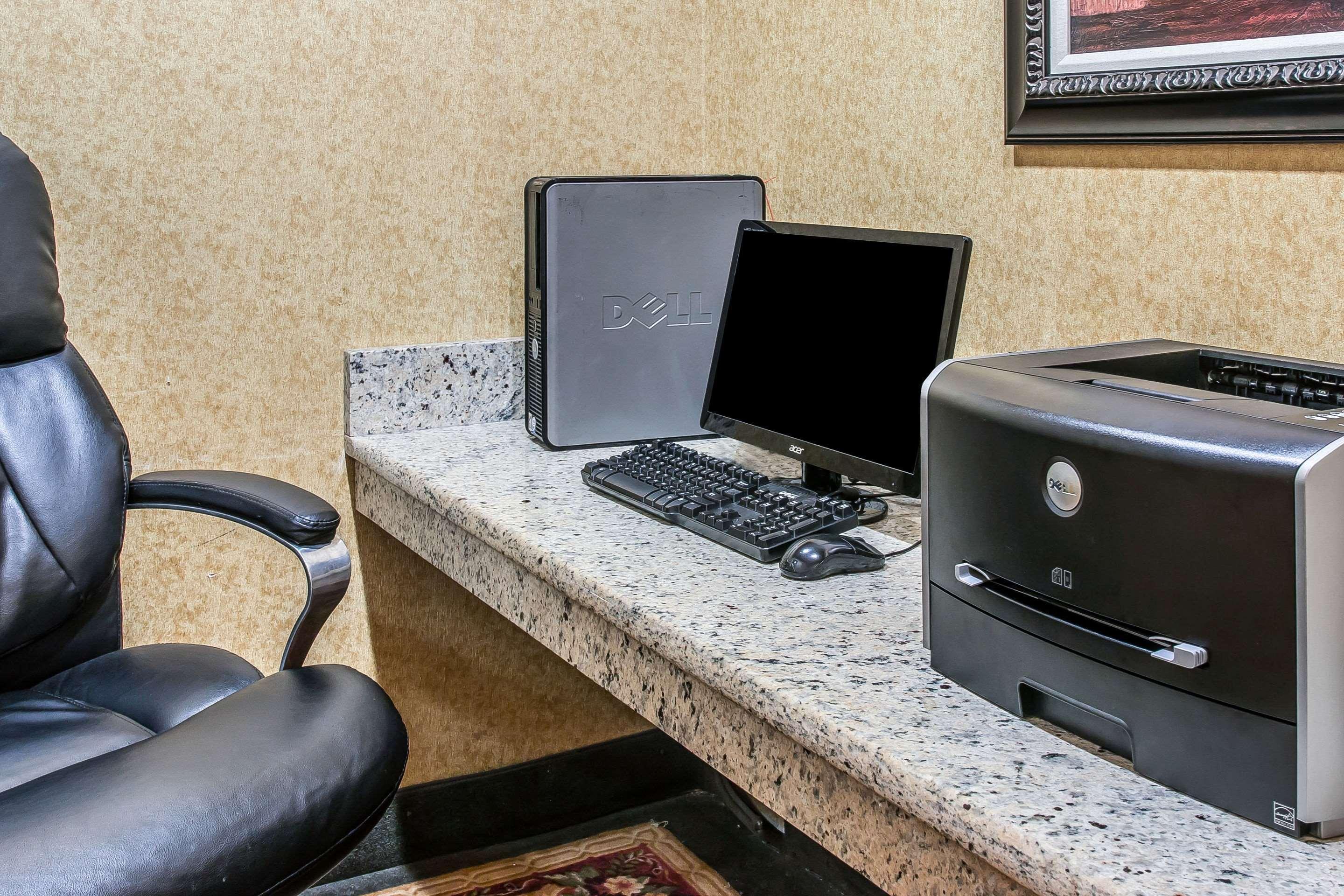 Quality Inn & Suites Ann Arbor Hwy 23 מראה חיצוני תמונה