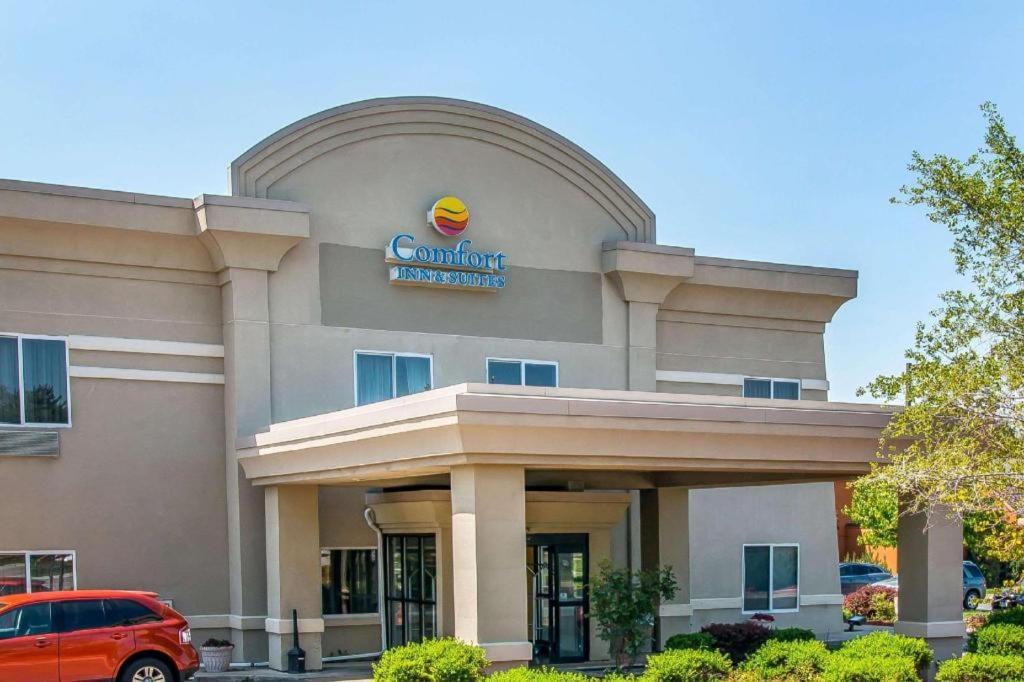 Quality Inn & Suites Ann Arbor Hwy 23 מראה חיצוני תמונה