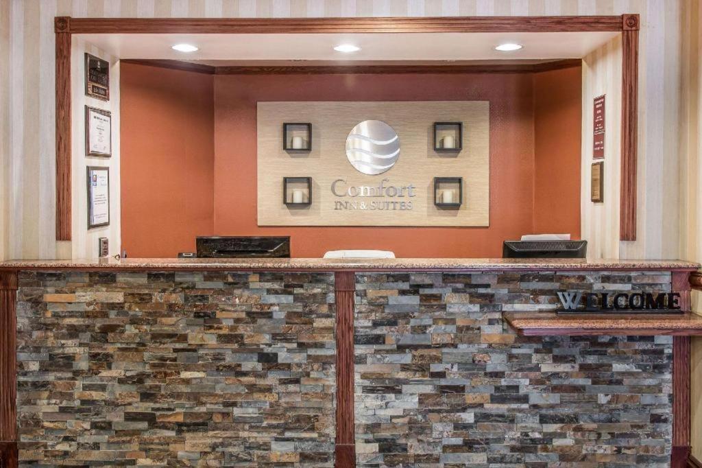Quality Inn & Suites Ann Arbor Hwy 23 מראה חיצוני תמונה