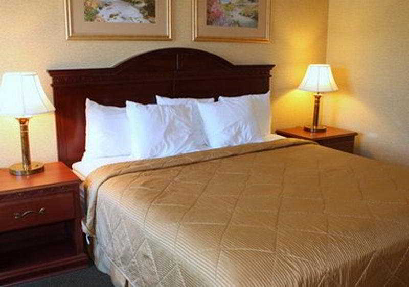 Quality Inn & Suites Ann Arbor Hwy 23 מראה חיצוני תמונה