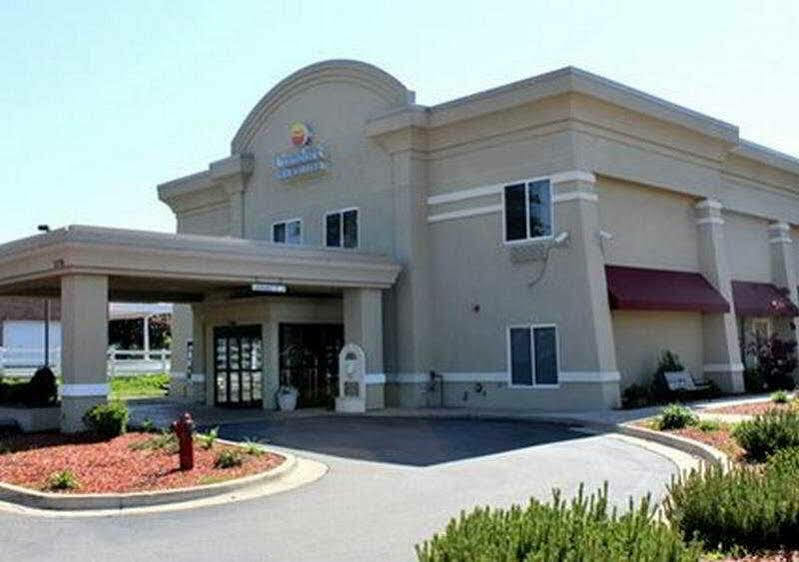 Quality Inn & Suites Ann Arbor Hwy 23 מראה חיצוני תמונה